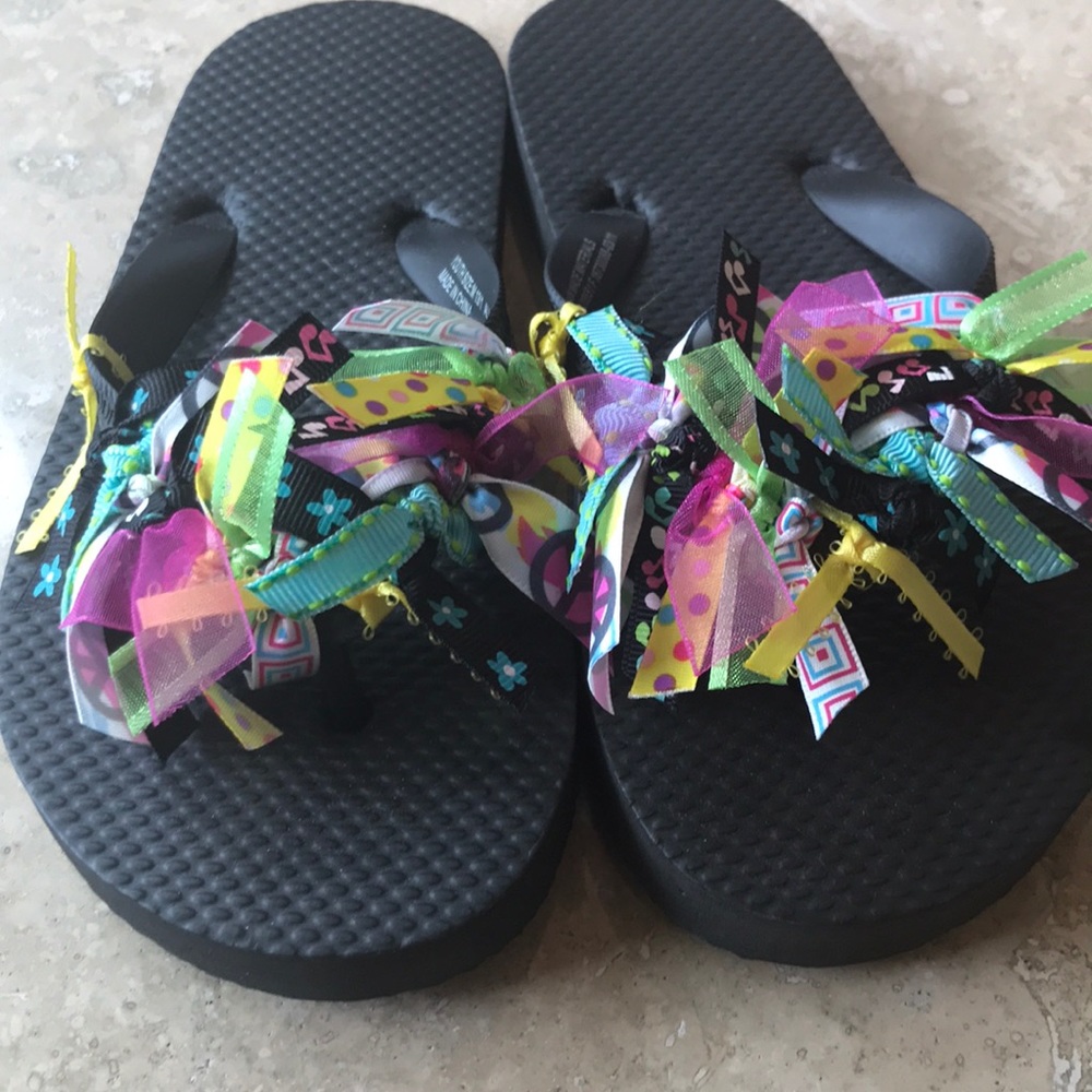 Girls flip flops NWOT